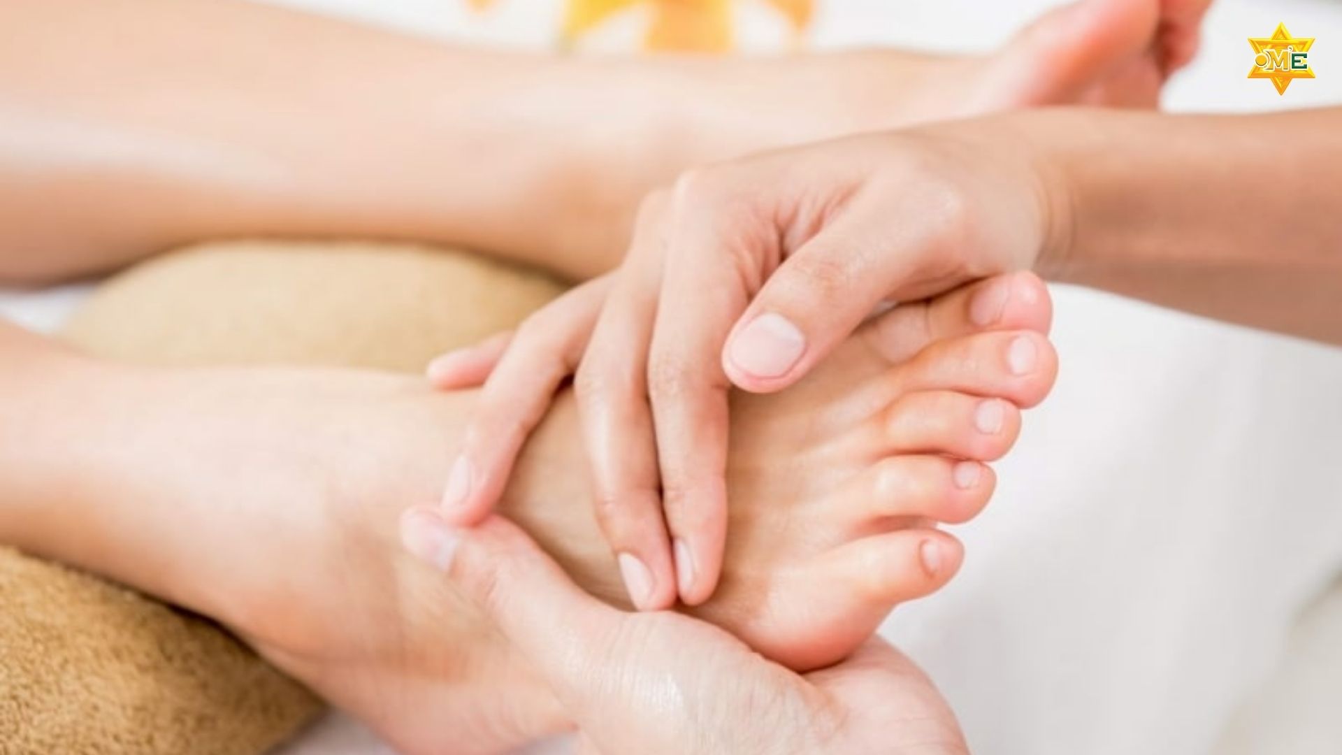 6 Bước Hướng Dẫn Xoa Bóp Chân Đúng Cách Ai Cũng Làm Được